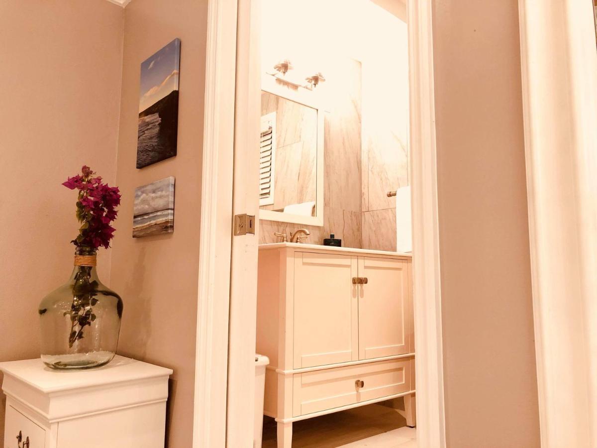 Elegant Marble Suite #6 Нассау Экстерьер фото